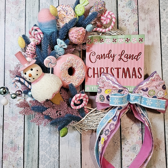 Candyland Christmas wreath 5 - Picture 8 of 12